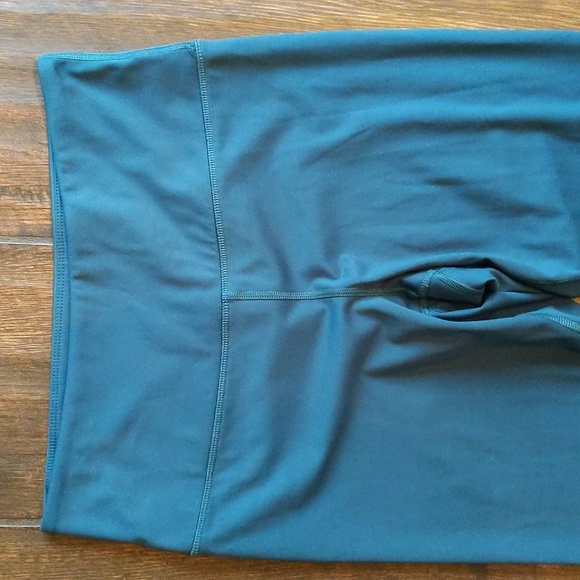 Banana Republic Teal 7/8 Leggings - Medium - Picture 2 of 6